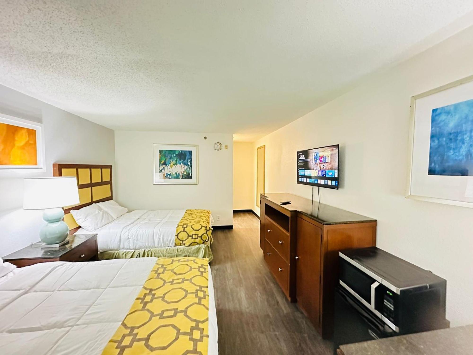 Baymont Inn And Suites By Wyndham Columbus / Near Osu Exterior photo
