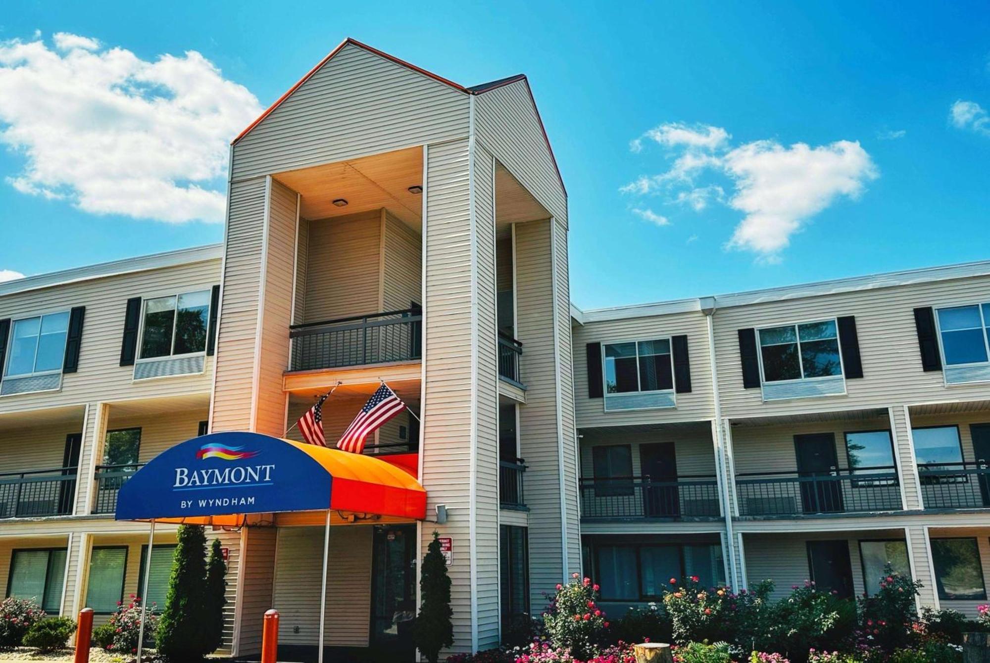 Baymont Inn And Suites By Wyndham Columbus / Near Osu Exterior photo